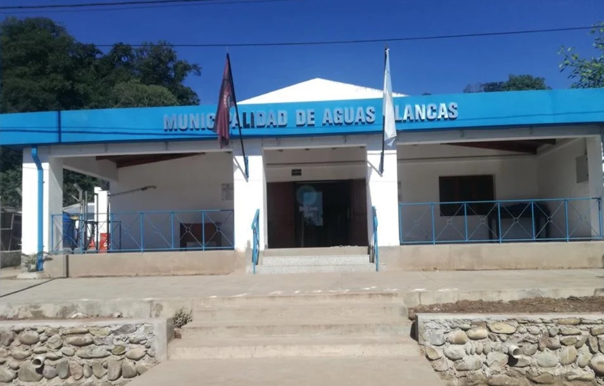 Protesta en Aguas Blancas, exigen el fin de la intervención y la convocatoria a elecciones
