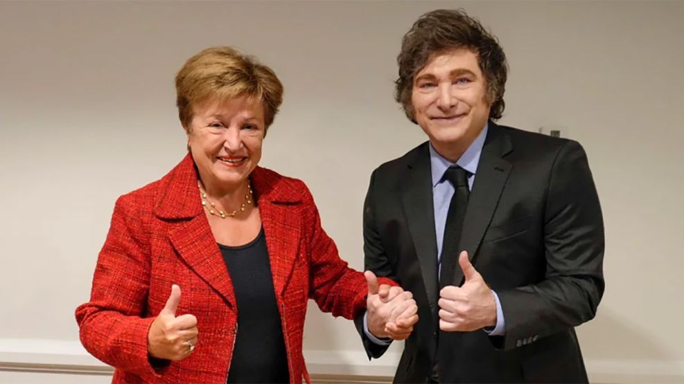Milei firma un DNU para consolidar la deuda y fortalecer la economía argentina con el FMI