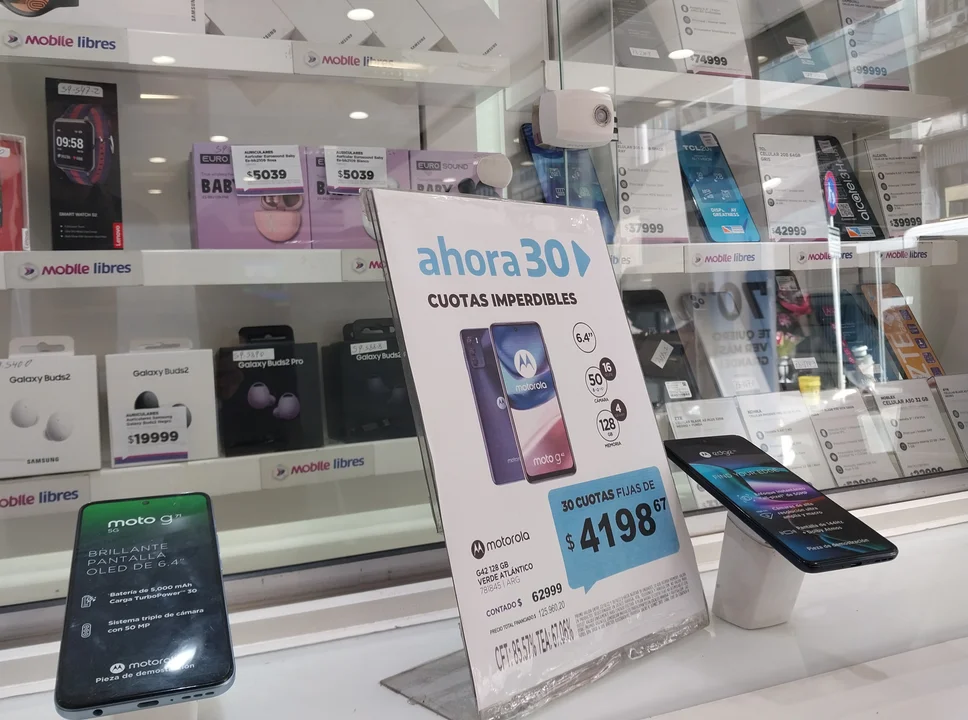 El Gobierno oficializó la reducción de aranceles a celulares y consolas