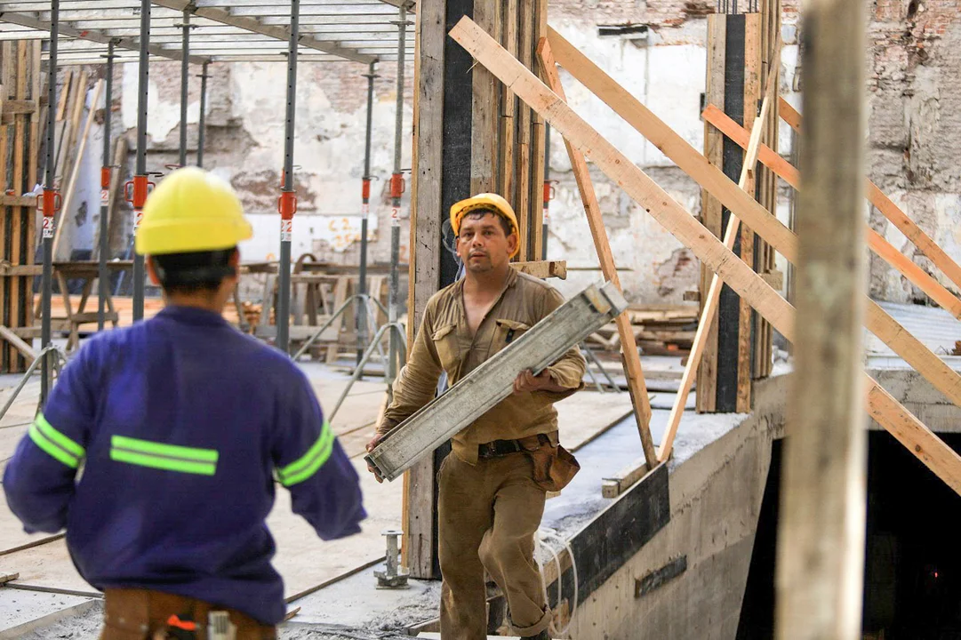 Industria y construcción cayeron en marzo
