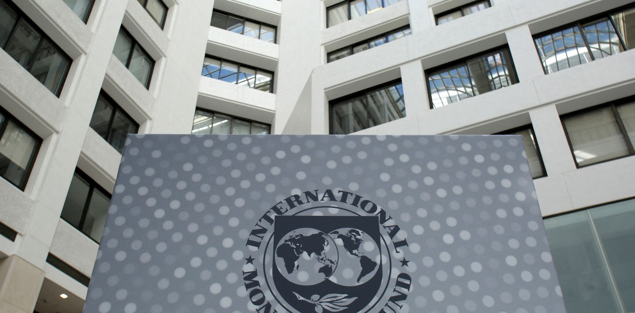 Aprobado el desembolso del FMI: llegan US$ 2.000 millones pese al incumplimiento de reservas
