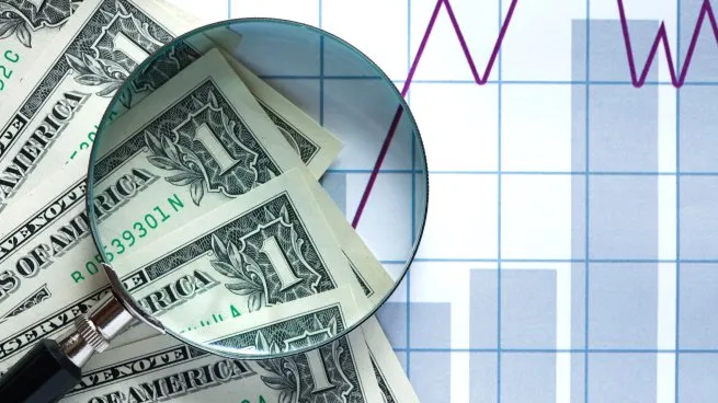 Riesgo cambiario: el dólar quedó a tiro del techo de la banda y la city ya mide los 3 caminos que puede tomar el Gobierno
