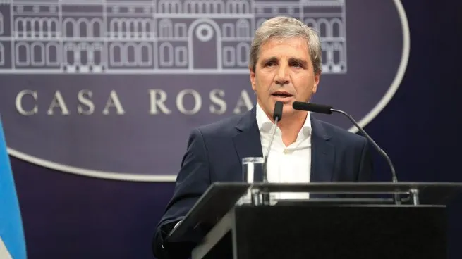 Llamativa ausencia de Luis Caputo en la reunión de Gabinete en medio del descalabro en los mercados