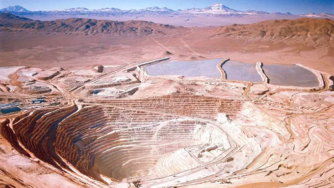 BHP acelera en Chile y prepara a Vicuña en San Juan: récord en Escondida, cartera global sólida y un RIGI