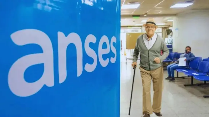 ANSES: el gobierno de Javier Milei confirma aumento de 2,85% para jubilados y pensionados en febrero, ¿en cuánto queda la mínima?