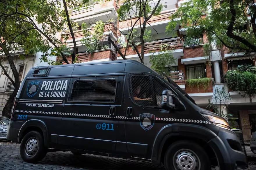 Quiénes son las dos acreedoras del préstamo con el que Adorni compró su departamento en Caballito