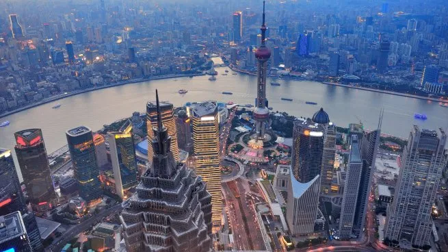 China: repuntó la producción industrial y el consumo, pero preocupa el impacto de la guerra en Medio Oriente