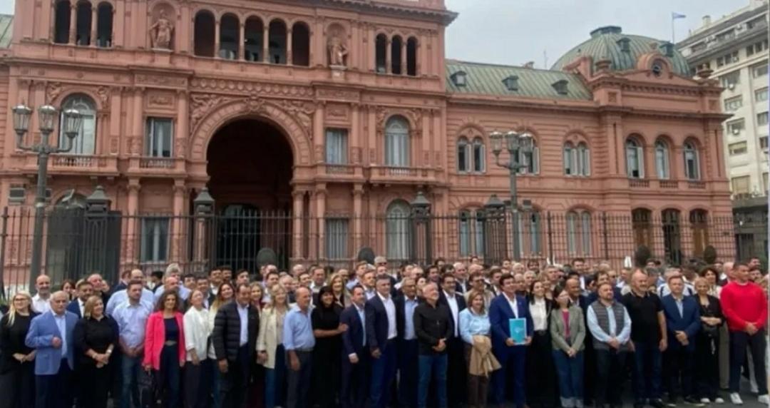 Histórico: intendentes de todo el país marcharon por la asfixia financiera a municipios
