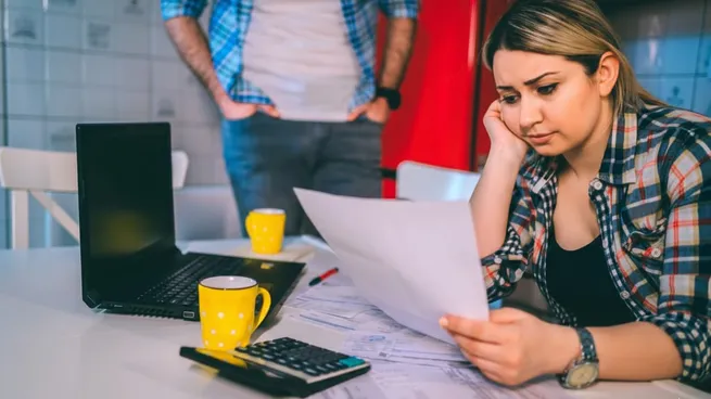 Crece el endeudamiento de las familias: seis de cada diez hogares tienen deudas según un estudio privado