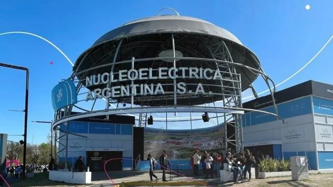 Informe de Manuel Adorni reveló gastos millonarios de la empresa Nucleoeléctrica con la tarjeta corporativa