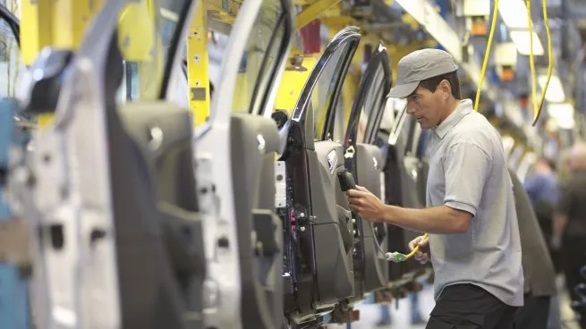 La producción de autos se hundió 18,3% en el primer semestre de 2026