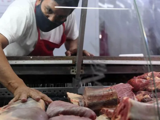 El consumo de carne vacuna cayó más de 11% en el primer semestre de 2026 y las exportaciones ganan impulso