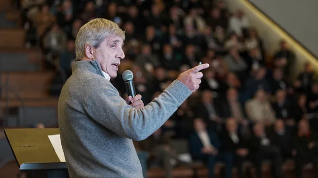 El futuro del plan económico: tras un primer semestre con mejoras en el frente externo, la city advierte nuevos riesgos