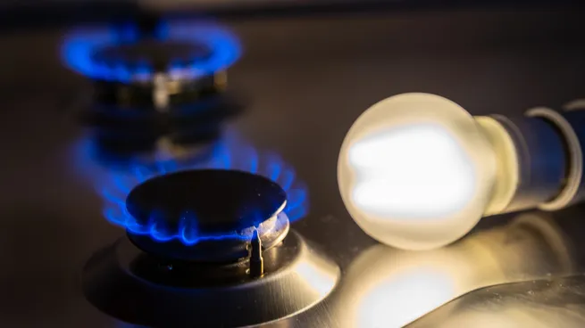 El Gobierno oficializó nuevos aumentos de luz y gas que regirán desde agosto