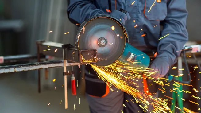 La industria sigue en rojo: cayó en julio y acumula un retroceso de 2% en 2026