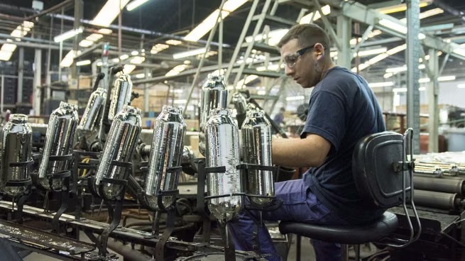 J.P. Morgan recortó fuerte su proyección de actividad económica para Argentina y anticipó una recesión en el tercer trimestre