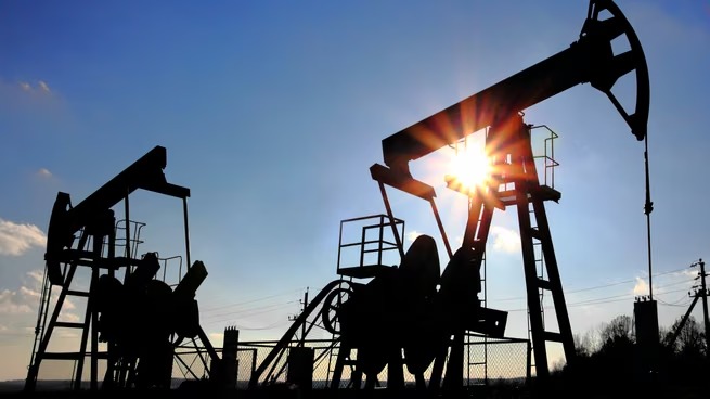 La producción de petróleo se acerca al millón de barriles diarios y el superávit energético ya explica casi la mitad del saldo comercial